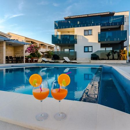 Resort Mirakul 维尔 外观 照片